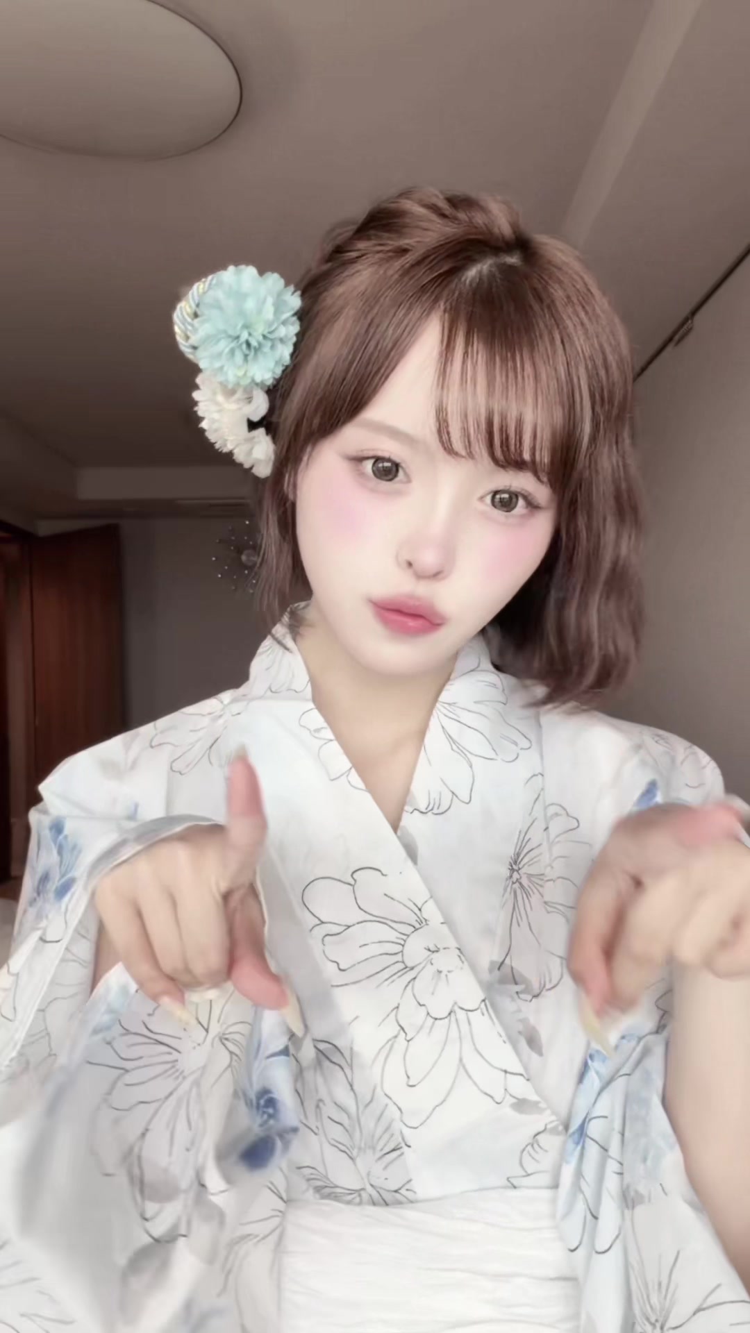 みんな今年夏祭り行けた？🌺 浴衣動画用に自分で着たからぐちゃぐちゃでごめんなさい🥹