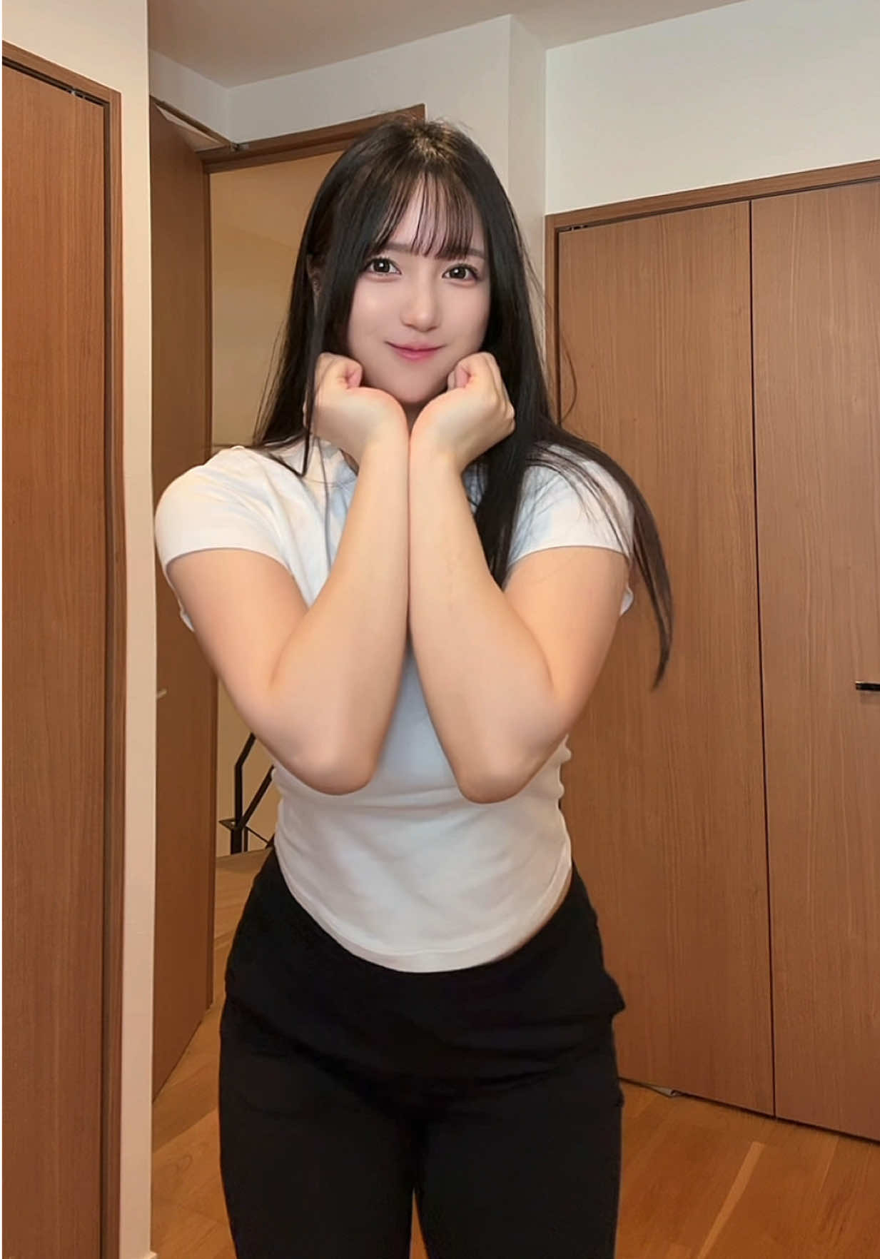 二の腕が逞しすぎてこの萌えポーズが可愛く出来なくなった♡痩せたい♡