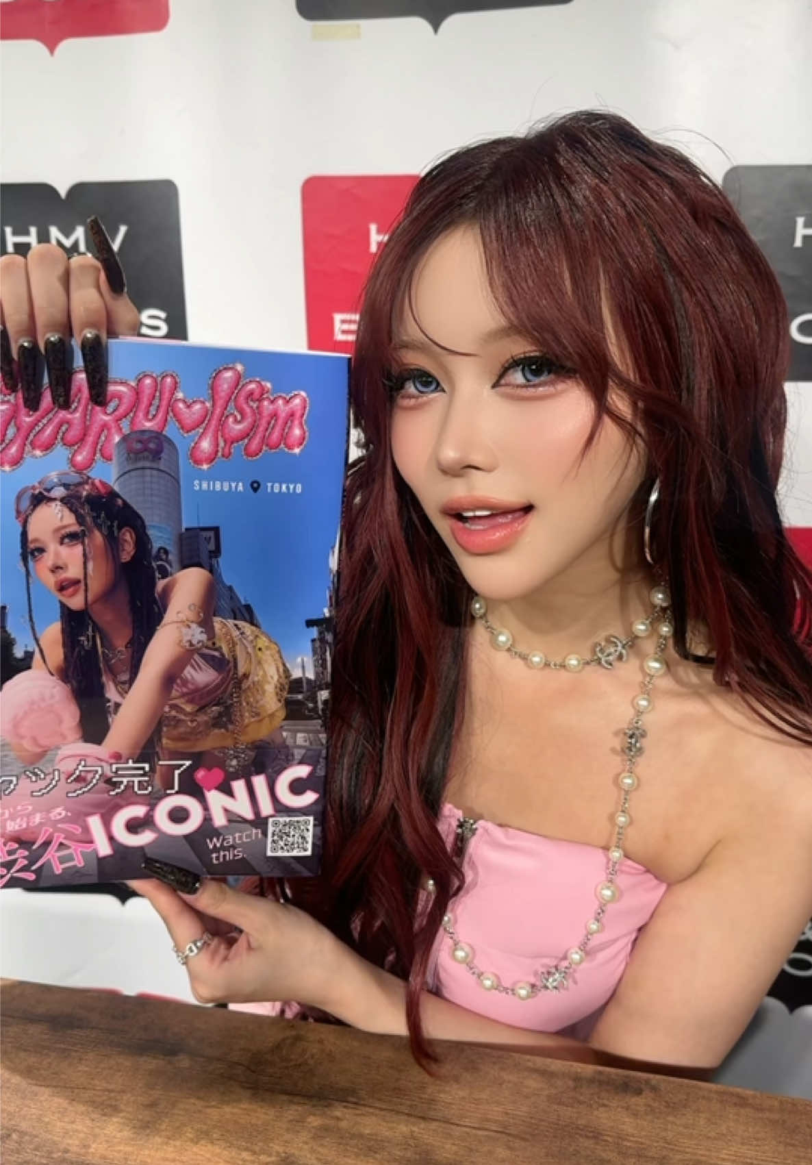 お渡し会来てくれたみんな愛してるよー♡来れなかった人はAmazonなどで手に入るのでどしどし待ってます♡ #gyaru 