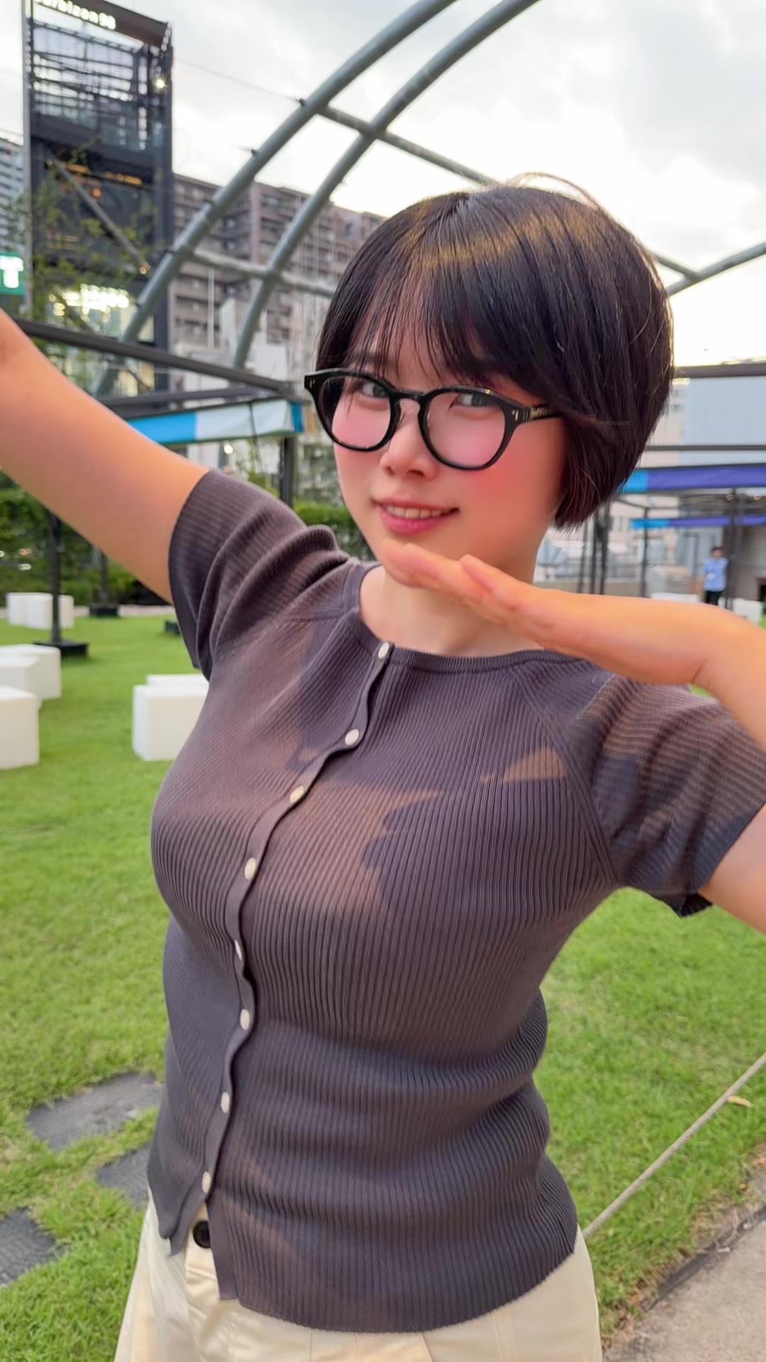 実はこの時、いつも見てる女性ティックトッカーさん見つけたんだよね〜！めっちゃスタイル良くて可愛かった！！誰だと思う？