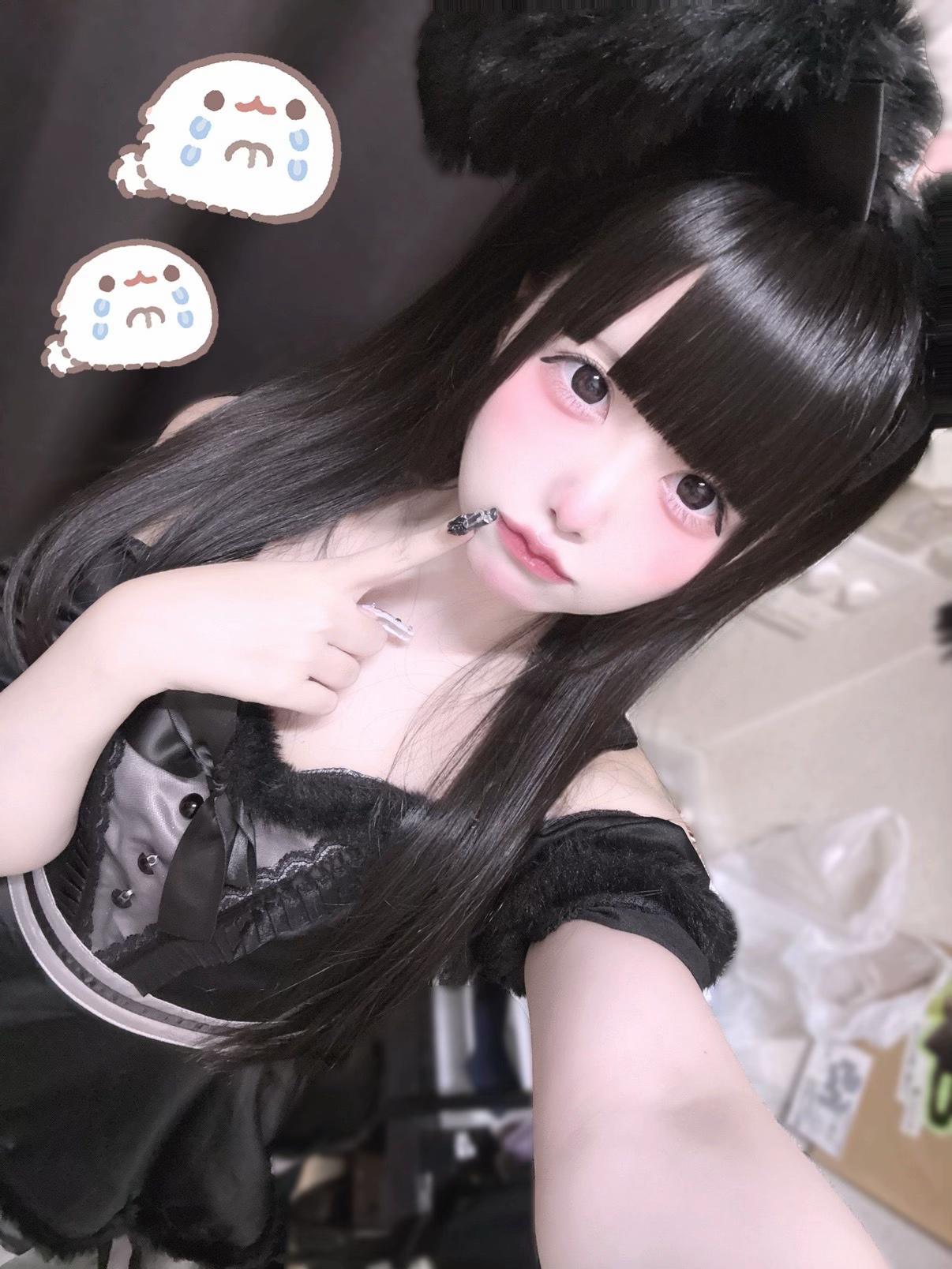 ちょっと流行りに乗り遅れたけど、チャッピーに聞くやつやってみたらかわいすぎた‎꒰⊃˶.  ̯ .˶⊂꒱♡♡自撮りし無さす