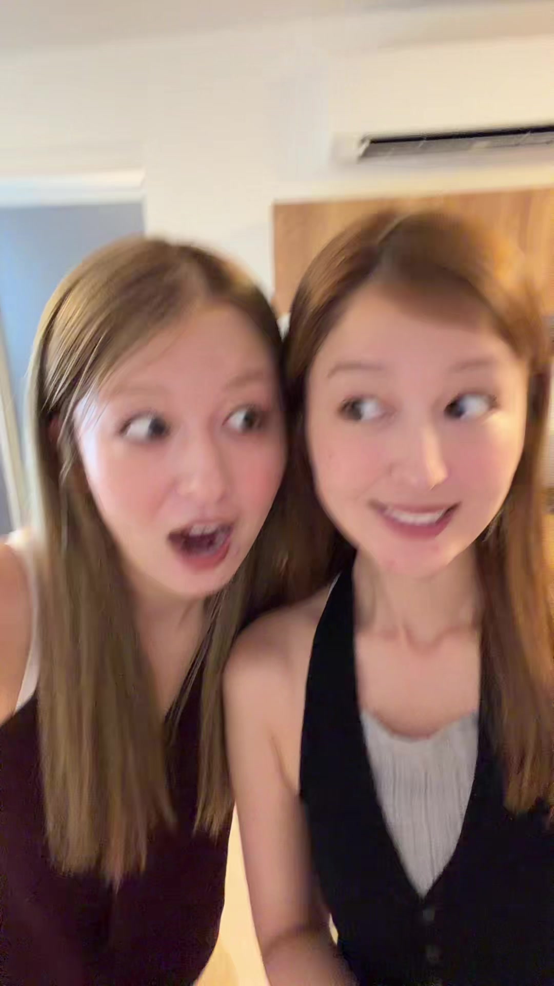 はやりの🎶💕 #双子 #ツインズ #りかりこ
