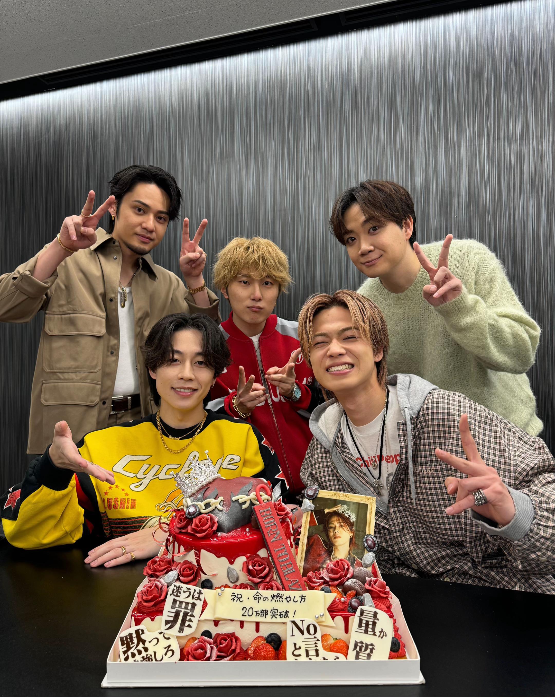 「命の燃やし方」発行部数20万部突破!!!! 先日の「命の燃やし方」累計発行部数10万部突破から1週間、この度更なる重版