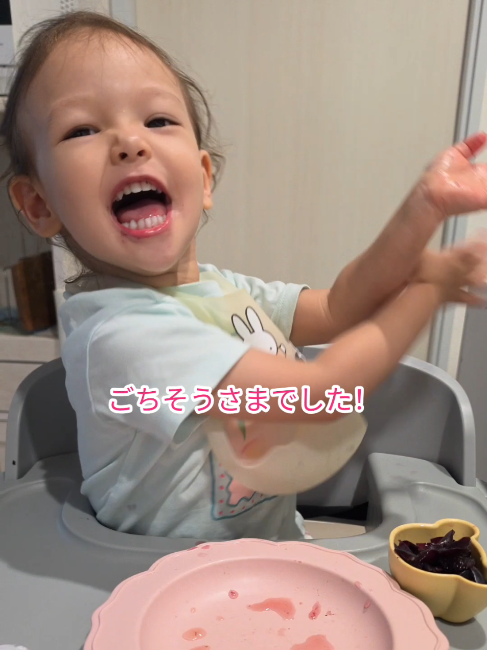 弟が産まれてからの朝ご飯タイム👼🩵❤️#2歳3ヶ月#日常 #バイリンガル 