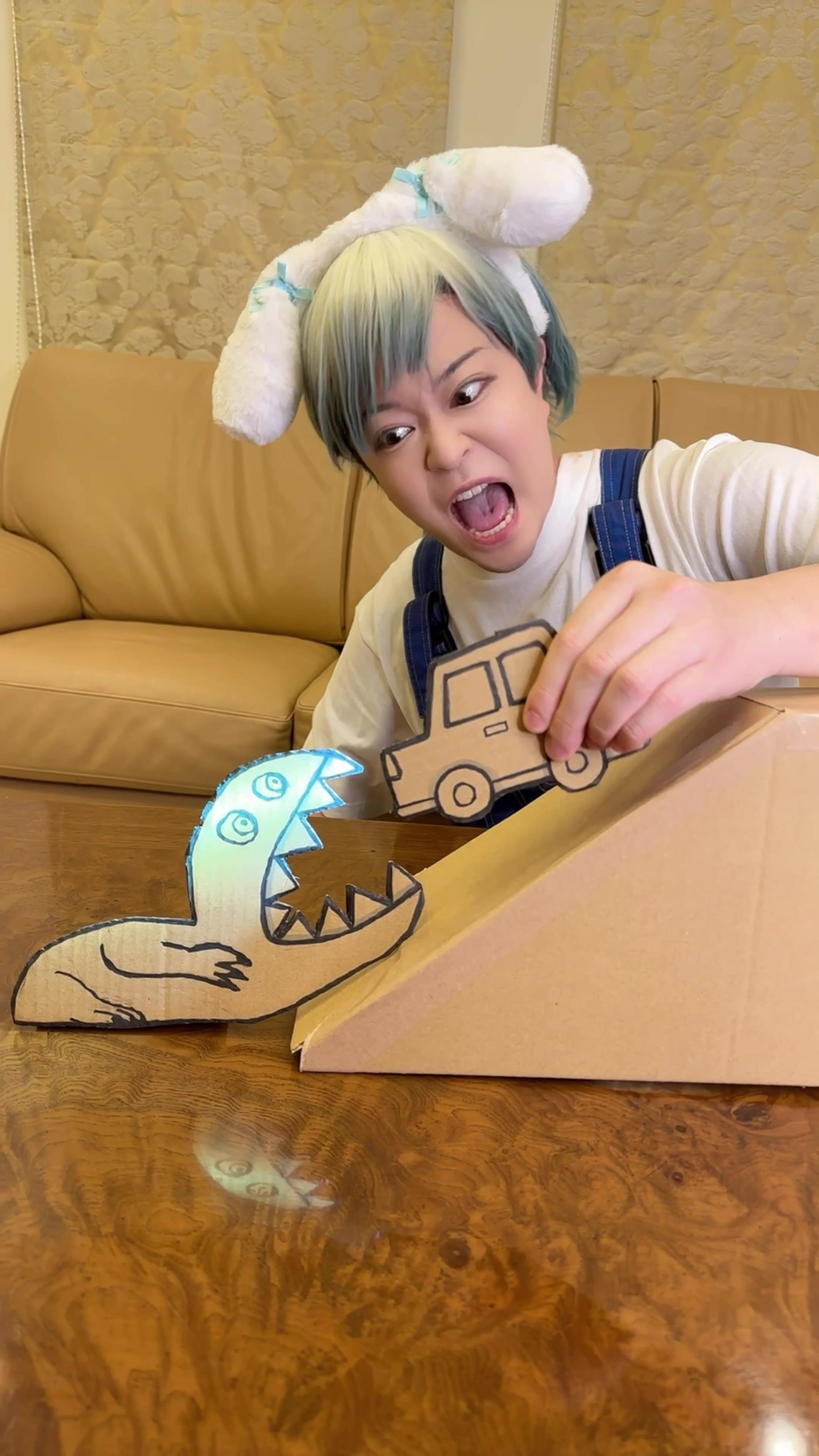 Cardboard cars are in big trouble！#amazing 