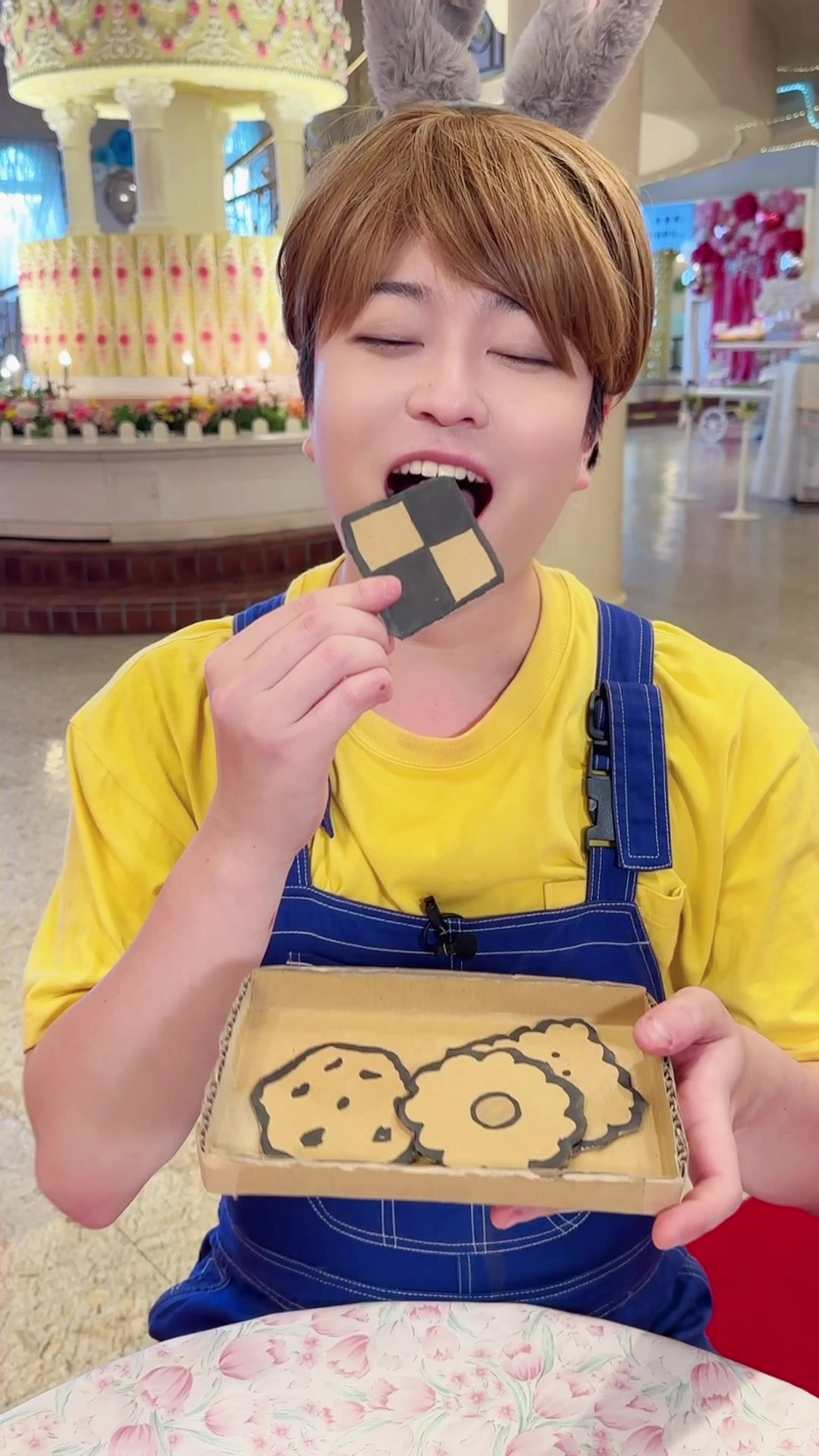 Do you prefer cardboard for cookies?#asmr 
